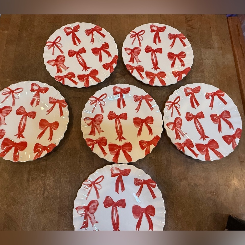 Set of 6 White Scalloped Plates with Red Bow Motif 8.5” Dessert Plates NEW